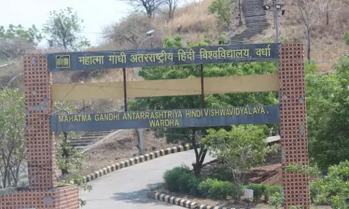 हिंदी विश्वविद्याल के कुलगुरु पद पर डॉ. भीमराया मैत्री की नियुक्ति