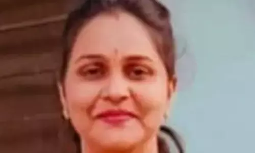 मां के शव के पास रातभर रोता रहा अबोध बालक मां के शव के पास रातभर रोता रहा अबोध बालक