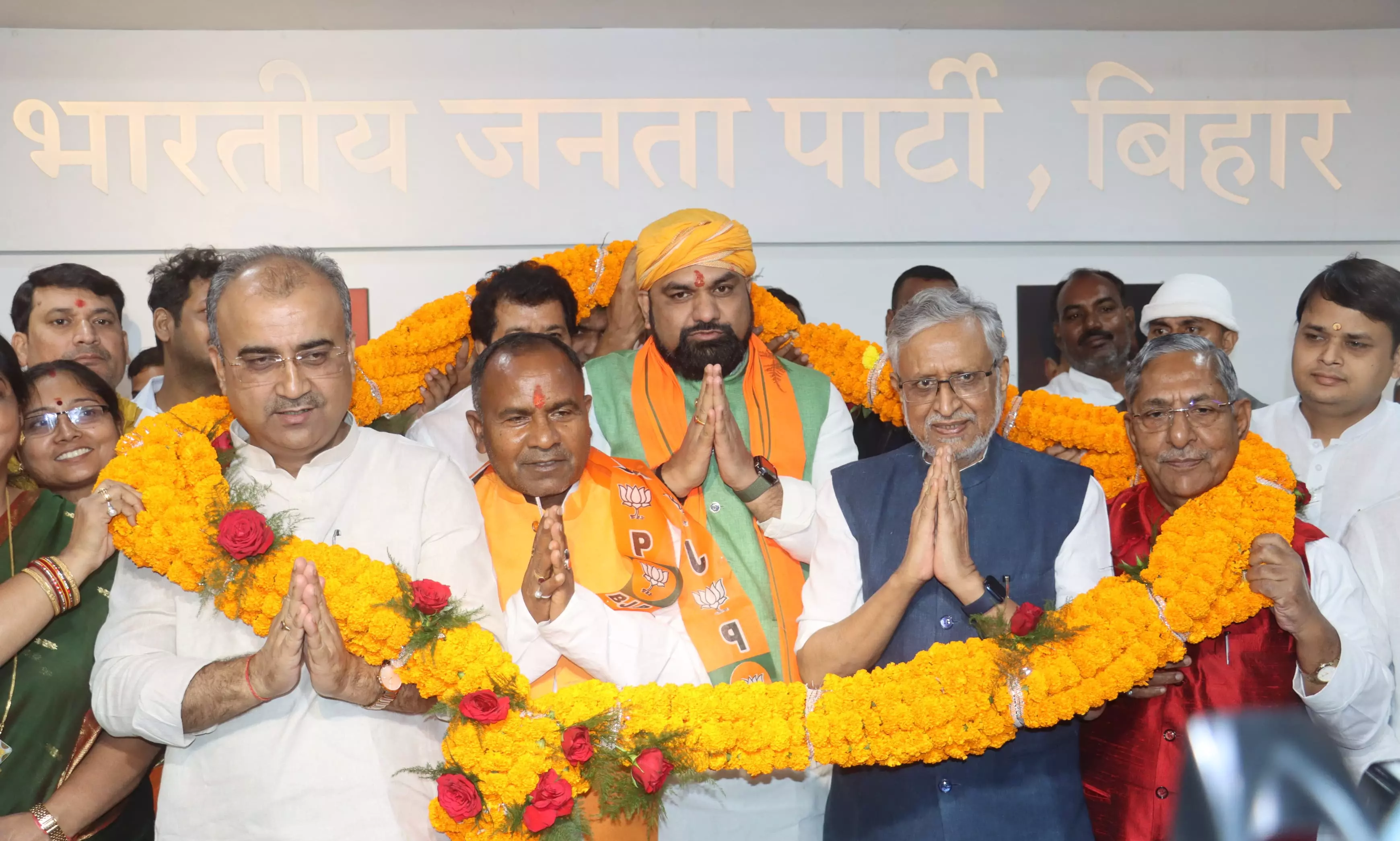 जदयू को छोड़कर पूर्व विधायक ललन पासवान भाजपा में हुए शामिल जदयू को छोड़कर पूर्व विधायक ललन पासवान भाजपा में हुए शामिल