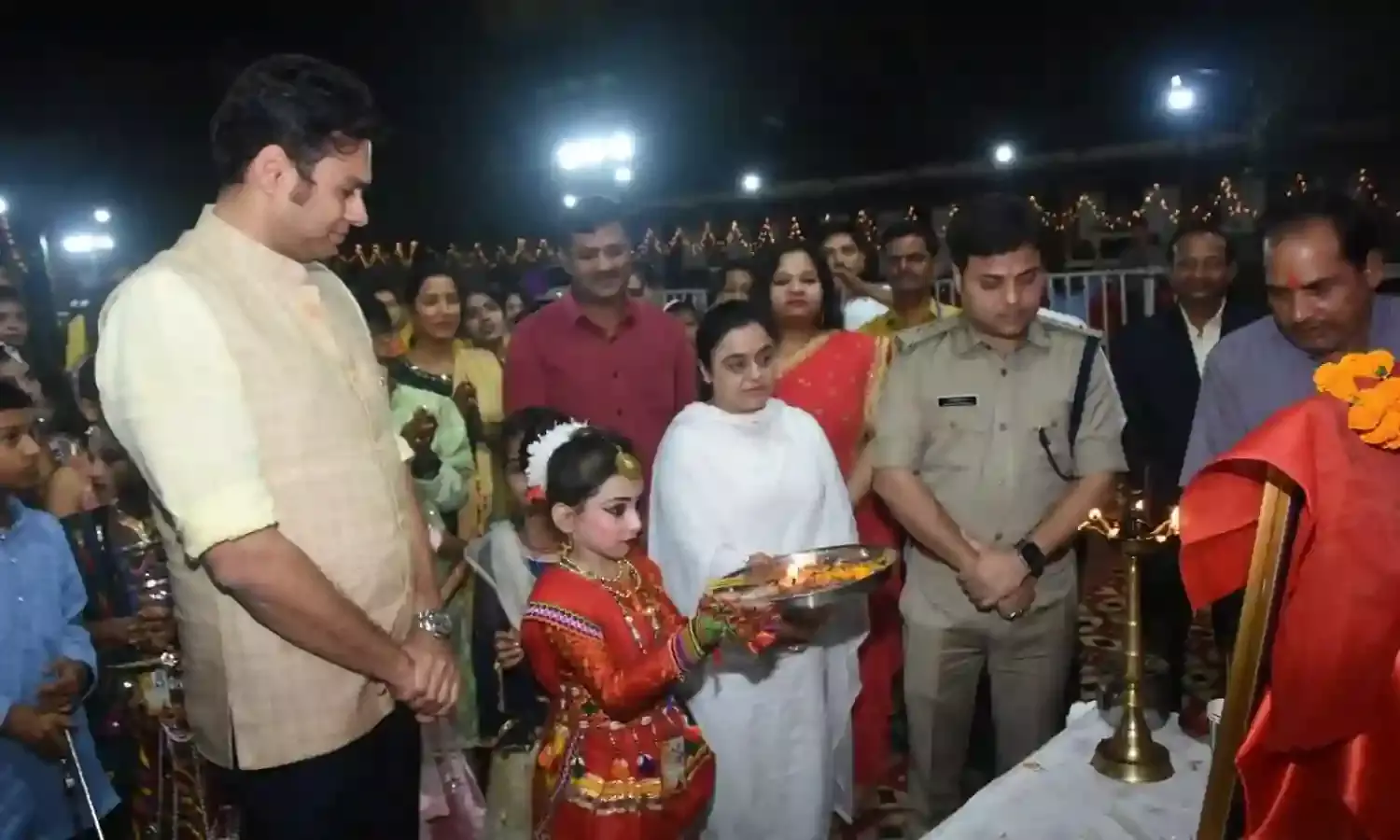 इन्द्रधनुषी उल्लास, आस्था के रंगों से सजा गरबा का महारास, दैनिक भास्कर गरबा महोत्सव-2023 के दूसरे दिन अलग-अलग धुनों पर थिरके प्रतिभागी
