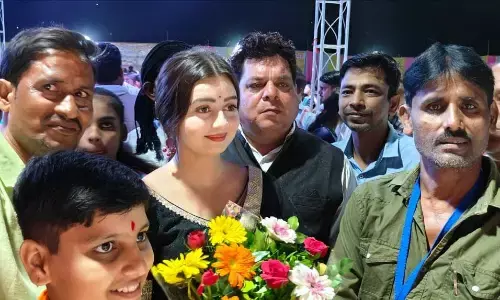 रैपुरा में चल रहे गरबा महोत्सव में शामिल हुईं टीबी सीरियल कलाकार चाहत पाण्डेय रैपुरा में चल रहे गरबा महोत्सव में शामिल हुईं टीबी सीरियल कलाकार चाहत पाण्डेय