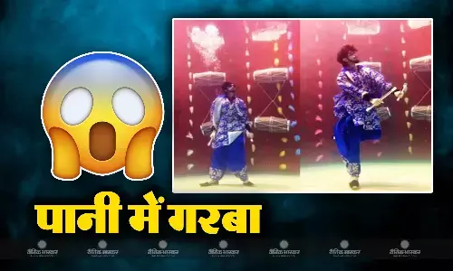 कभी देखा है पानी के अंदर गरबा, वीडियो देखकर चकरा जाएगा आपका सिर