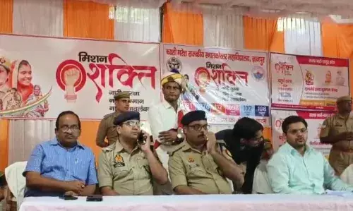 मिशन शक्ति में नारी शक्ति का प्रतीक है प्रत्येक बालिकाएं महिलाएं: डीएम