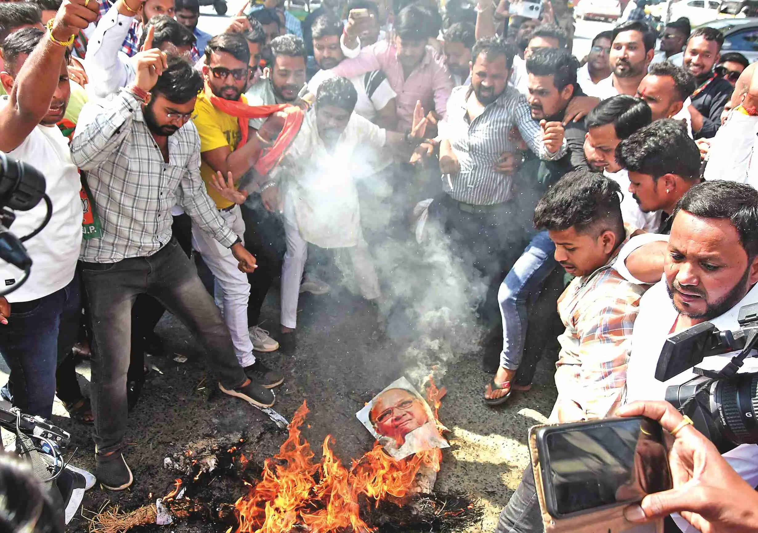 भाजपा ने कांग्रेस गठबंधन का विरोध किया भाजपा ने कांग्रेस गठबंधन का विरोध किया