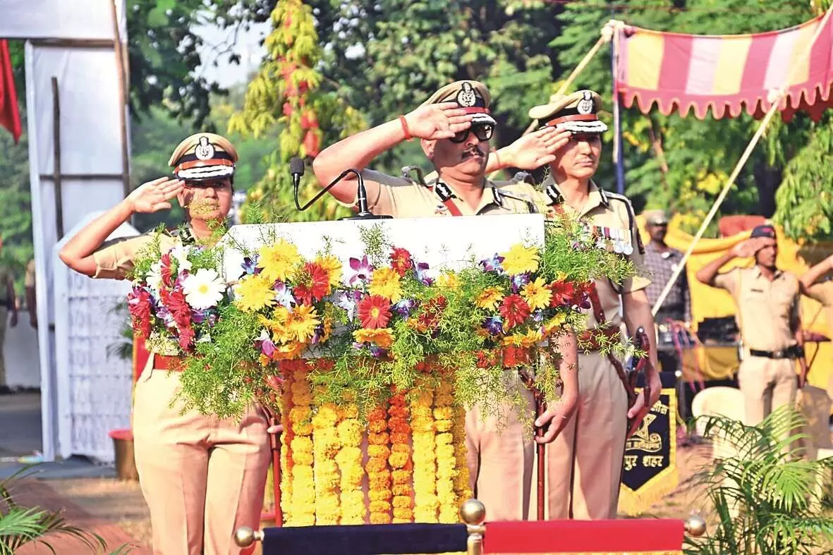 शोक सलामी देकर वीर सपूतों को मान वंदना शोक सलामी देकर वीर सपूतों को मान वंदना