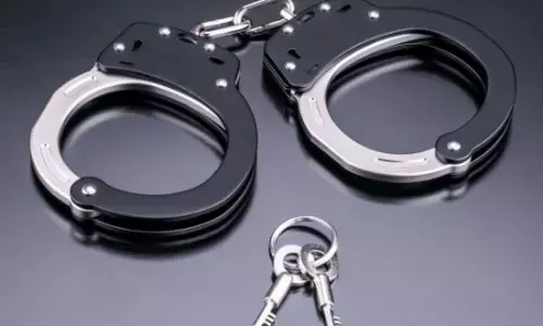 रुद्रपुर में 100 करोड़ से ज्यादा की टैक्स चोरी करने वाला गिरफ्तार रुद्रपुर में 100 करोड़ से ज्यादा की टैक्स चोरी करने वाला गिरफ्तार