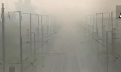 दिल्ली समेत एनसीआर में वायु गुणवत्ता बहुत खराब श्रेणी में पहुंची दिल्ली समेत एनसीआर में वायु गुणवत्ता बहुत खराब श्रेणी में पहुंची