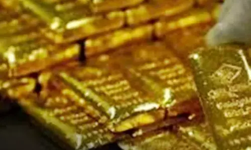 आंध्र प्रदेश में आयकर विभाग ने 300 किलो सोना जब्त किया आंध्र प्रदेश में आयकर विभाग ने 300 किलो सोना जब्त किया