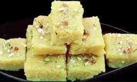 नवमी पूजन में मां को लगाए इस खास मिठाई का भोग, साबुदाने से बनाए स्वादिष्ट बर्फी