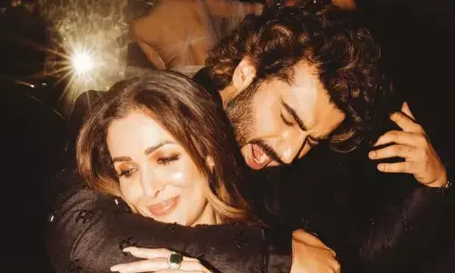 अर्जुन कपूर ने बेबी मलाइका को किया बर्थडे विश, शेयर की रोमांटिक तस्वीर अर्जुन कपूर ने बेबी मलाइका को किया बर्थडे विश, शेयर की रोमांटिक तस्वीर