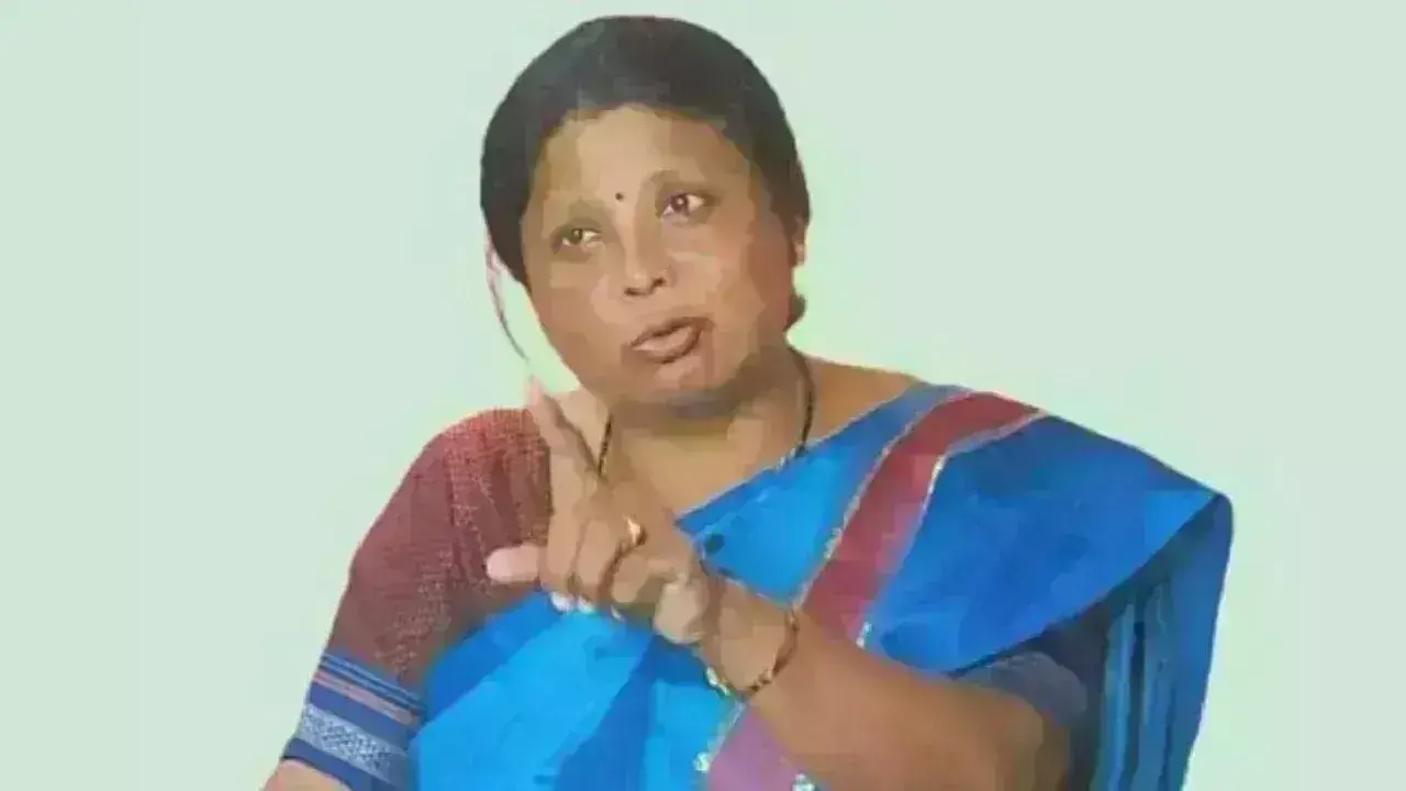 शिवसेना नेता सुषमा अंधारे के खिलाफ सातारा में मामला दर्ज शिवसेना नेता सुषमा अंधारे के खिलाफ सातारा में मामला दर्ज