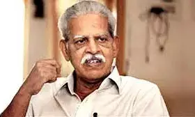 आरोपी तेलुगु कवि वरवर राव को 7 दिनों के लिए हैदराबाद जाने की बॉम्बे हाई कोर्ट से मिली अनुमति आरोपी तेलुगु कवि वरवर राव को 7 दिनों के लिए हैदराबाद जाने की बॉम्बे हाई कोर्ट से मिली अनुमति