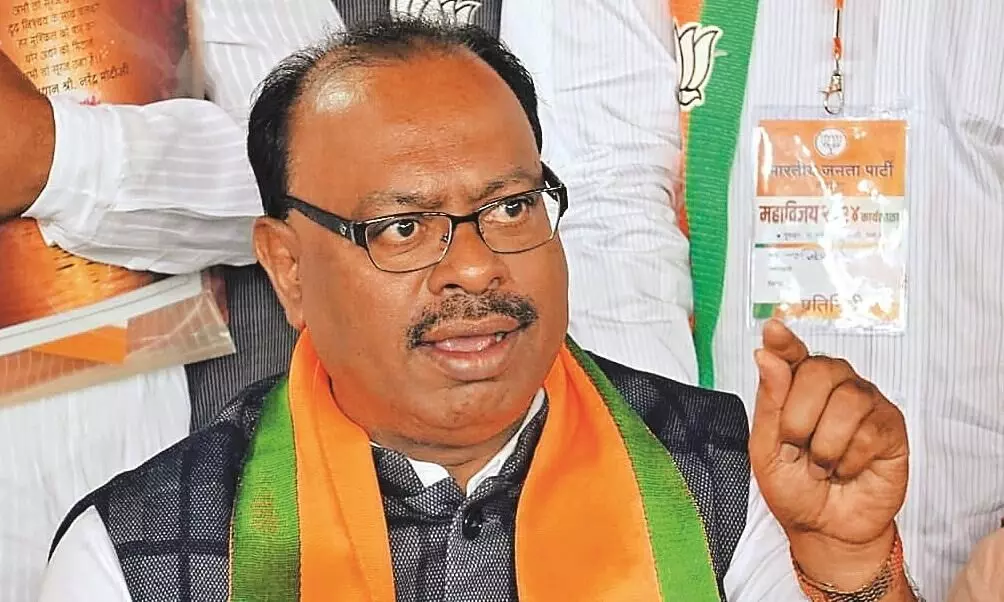पार्टी में फूट क्यों पड़ी, आत्म परीक्षण करें पवार पार्टी में फूट क्यों पड़ी, आत्म परीक्षण करें पवार