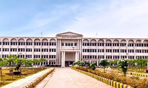 सीनेट सदस्य 5 दिन का समय मिलने से नाराज सीनेट सदस्य 5 दिन का समय मिलने से नाराज