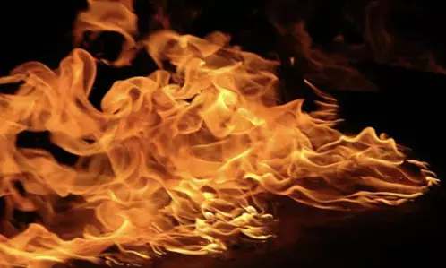 मुंबई में इमारत में आग लगने से पांच लोग घायल