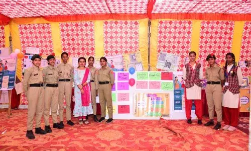 किशोर बालिकाओं को टेक्नोलॉजी की बदलाव लाने वाली शक्ति के बारे में मिली जानकारी किशोर बालिकाओं को टेक्नोलॉजी की बदलाव लाने वाली शक्ति के बारे में मिली जानकारी