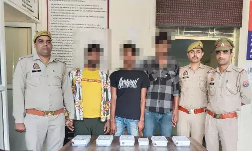 गाजियाबाद में तीन शातिर लुटेरे गिरफ्तार, छह मोबाइल और एक बाइक बरामद