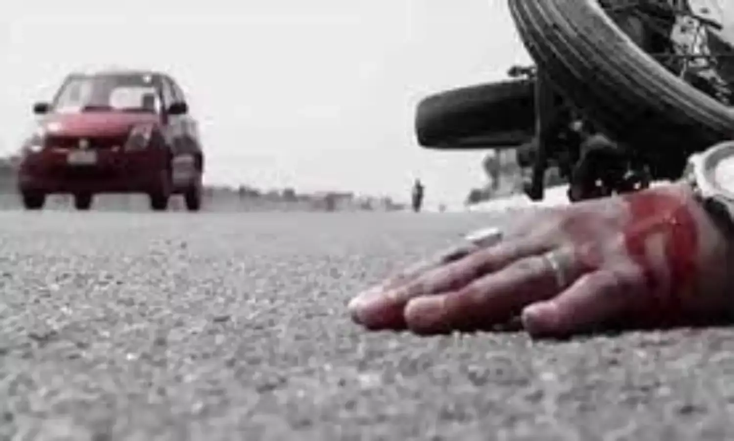 ट्रक ने मारी 5 वाहनों को टक्कर; दोपहिया सवार की मौत