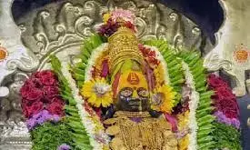 नवरात्रि में कुलस्वामिनी तुलजाभवानी की तिजोरी में पौने चार करोड़ का दान जमा नवरात्रि में कुलस्वामिनी तुलजाभवानी की तिजोरी में पौने चार करोड़ का दान जमा