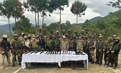 मणिपुर : लूटे गए 6 अत्याधुनिक हथियार बरामद, 4 लोग गिरफ्तार