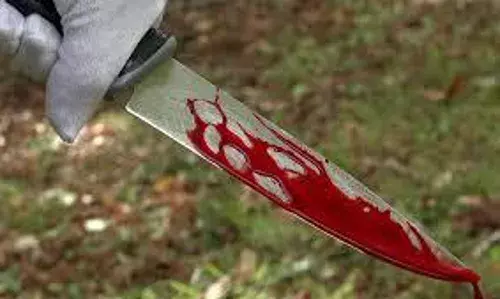 चरित्र संदेह में पत्नी की हत्या, लोहे की पाइप से गले पर वार