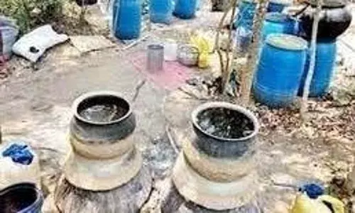 भंडारा जिले में चल रहे शराब और जुआ अड्‌डों पर छापा
