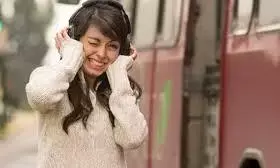 अदालत ने ध्वनि प्रदूषण नहीं रोक पाने पर मुंबई पुलिस को लगाई फटकार अदालत ने ध्वनि प्रदूषण नहीं रोक पाने पर मुंबई पुलिस को लगाई फटकार