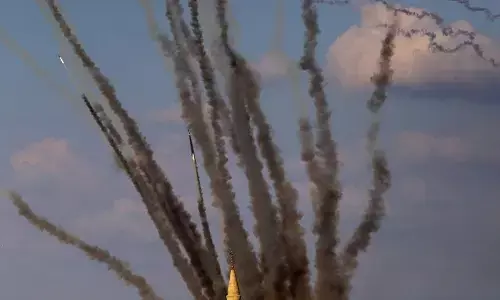 हमास ने कहा, इजराइली हवाई हमलों में 50 इजराइली बंधक मारे गए