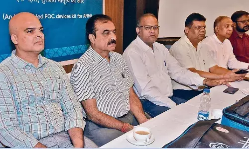 मातृ और शिशु मृत्यु दर कम करने में एएनएम और सीएचओ की भूमिका अहम मातृ और शिशु मृत्यु दर कम करने में एएनएम और सीएचओ की भूमिका अहम