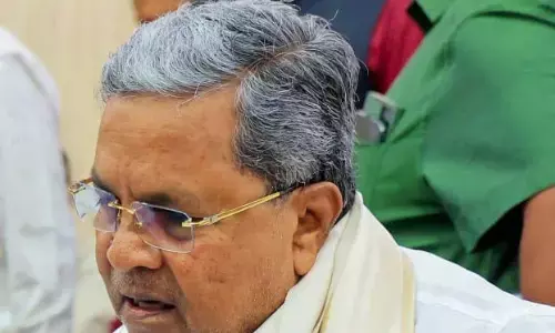 सिद्धारमैया ने कर्नाटक की उपेक्षा के लिए पीएम मोदी की आलोचना की सिद्धारमैया ने कर्नाटक की उपेक्षा के लिए पीएम मोदी की आलोचना की