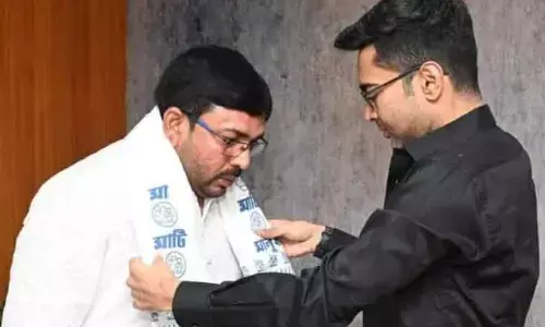 पश्चिम बंगाल में भाजपा को बड़ा झटका, एक और विधायक टीएमसी में शामिल पश्चिम बंगाल में भाजपा को बड़ा झटका, एक और विधायक टीएमसी में शामिल