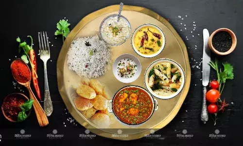 सरगी की स्पेशल थाली में शामिल करें ये डिशेज, यहां जानिए आसान रेसिपी सरगी की स्पेशल थाली में शामिल करें ये डिशेज, यहां जानिए आसान रेसिपी