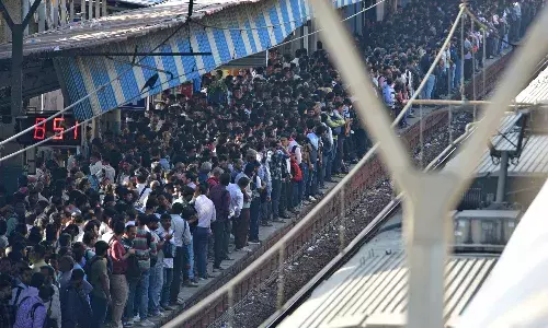 मुंबई में पश्चिम रेलवे की 256 लोकल सेवाएं रहेंगी रद्द, घर से निकलने के पहले देख लें सूची मुंबई में पश्चिम रेलवे की 256 लोकल सेवाएं रहेंगी रद्द, घर से निकलने के पहले देख लें सूची