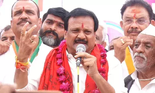 सज्जन वर्मा के नामांकन में दिखा कांग्रेस का जोश, हजारों कार्यकर्ताओं के साथ नामांकन भरने पहुंचे सज्जन सिंह वर्मा