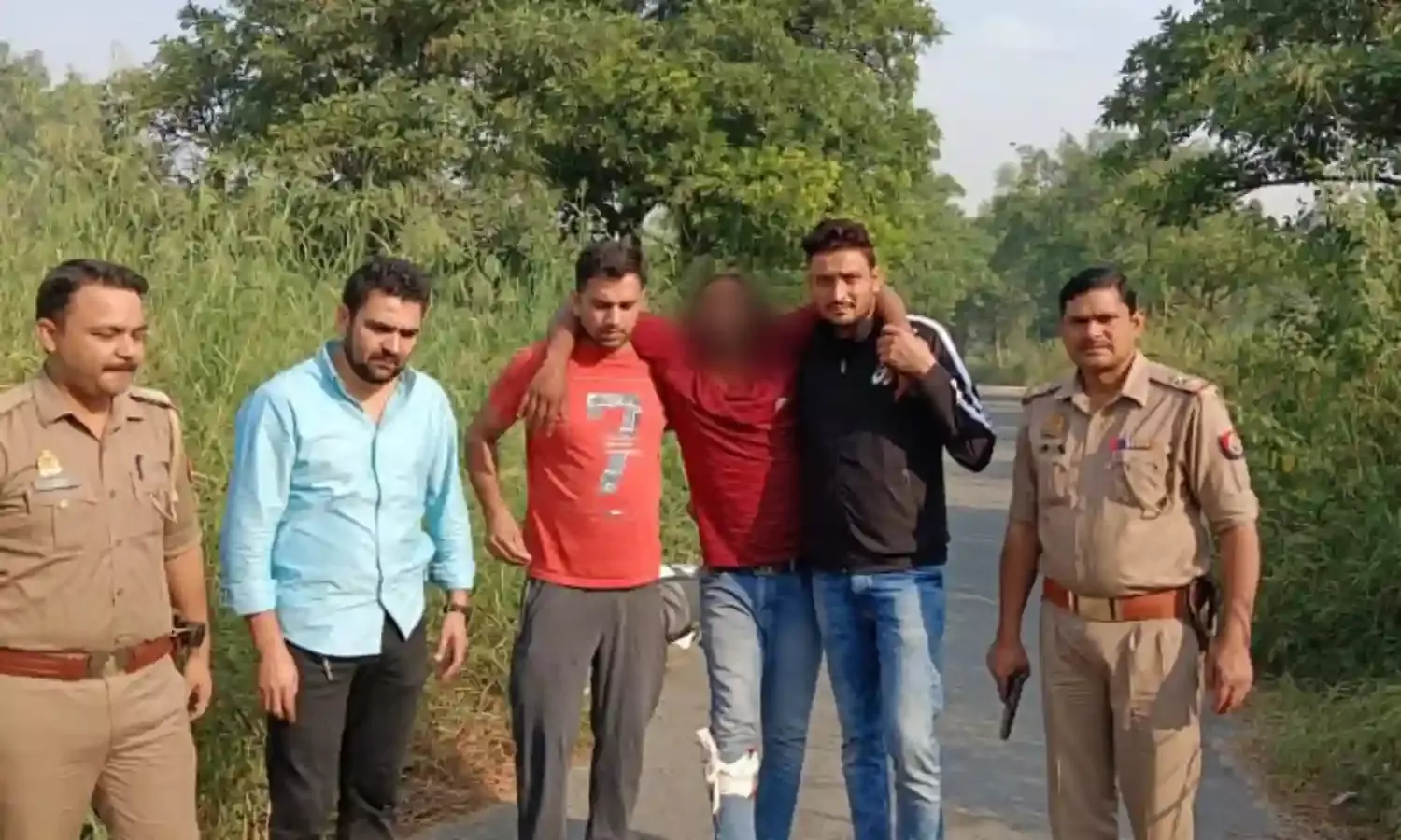 पुलिस व मॉर्निंग वॉकर के साथ लूट करने वाले बदमाशो के बीच मुठभेड़, एक गिरफ्तार व एक फरार