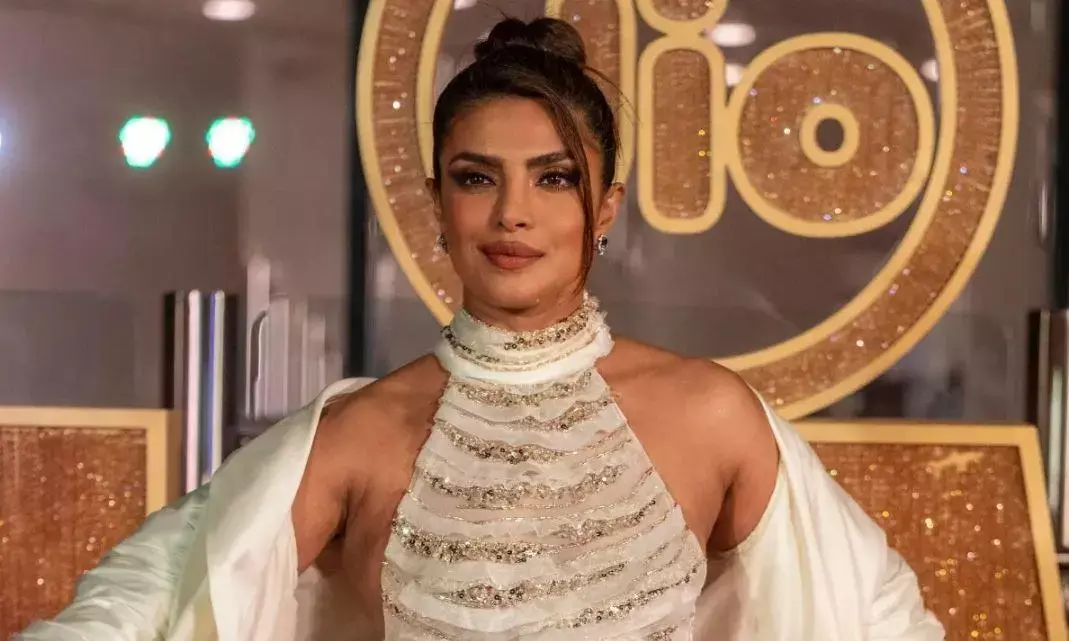 ओपनिंग डे सेरेमनी में सितारों का लगा तांता, प्रियंका ने खूबसूरत व्हाइट गाउन में होस्ट किया इवेंट