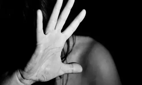 डिलीवरी-बॉय ने युवती से मारपीट कर रेप का किया प्रयास, ग्रेटर नोएडा की इकोविलेज सोसाइटी का मामला डिलीवरी-बॉय ने युवती से मारपीट कर रेप का किया प्रयास, ग्रेटर नोएडा की इकोविलेज सोसाइटी का मामला