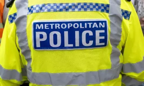 भारतीय मूल के पूर्व पुलिसकर्मी को अनुचित व्यवहार के कारण पुलिस में काम करने से रोका गया