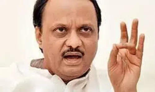 मराठा प्रदर्शनकारी आक्रामक, अजित पवार ने रद्द किया बारामती दौरा मराठा प्रदर्शनकारी आक्रामक, अजित पवार ने रद्द किया बारामती दौरा