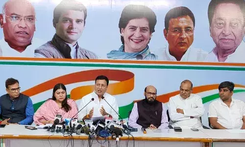 कांग्रेस ने सीएम शिवराज को बताया रेडियो गप्पिस्तान, बोले- स्वामीनाथन आयोग की अनुशंसा से भी ज्यादा मिलेगा प्रदेश के किसानों को समर्थन मूल्य कांग्रेस ने सीएम शिवराज को बताया रेडियो गप्पिस्तान, बोले- स्वामीनाथन आयोग की अनुशंसा से भी ज्यादा मिलेगा प्रदेश के किसानों को समर्थन मूल्य