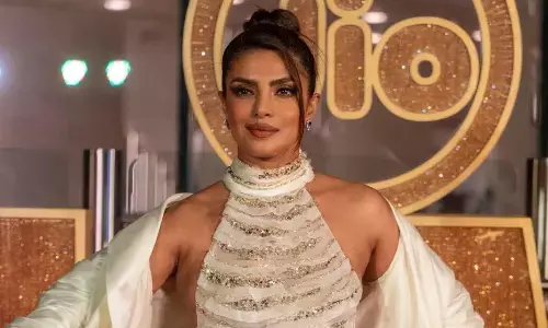 ओपनिंग डे सेरेमनी में सितारों का लगा तांता, प्रियंका ने खूबसूरत व्हाइट गाउन में होस्ट किया इवेंट ओपनिंग डे सेरेमनी में सितारों का लगा तांता, प्रियंका ने खूबसूरत व्हाइट गाउन में होस्ट किया इवेंट