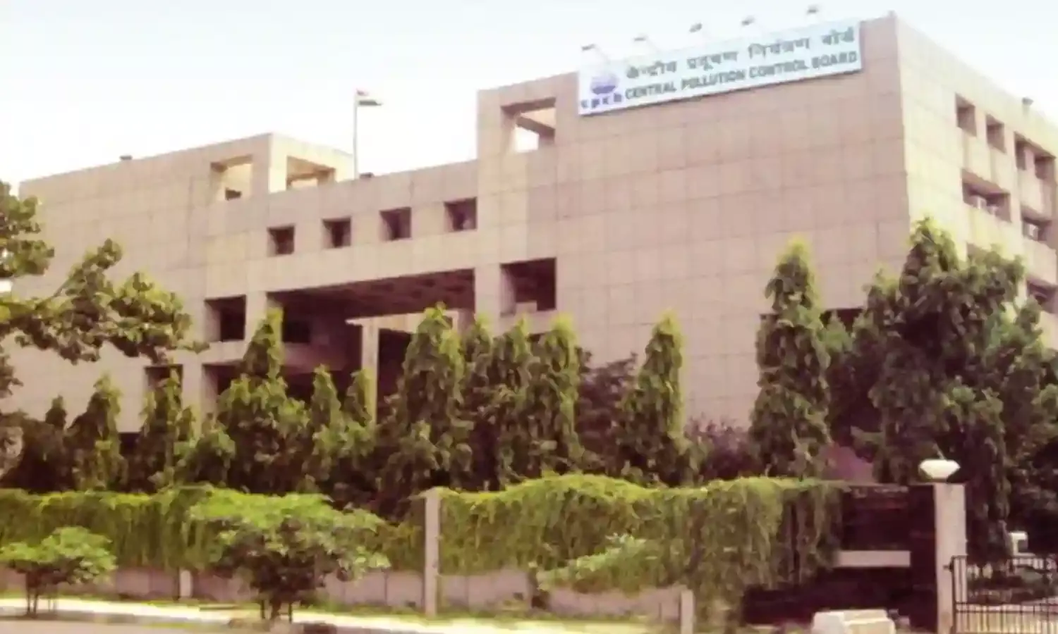 सीपीसीबी की कार्रवाई की चेतावनी के बाद जागे चीनी मिल मालिक