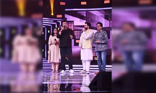 सा रे गा मा पा के जजों ने कार्तिक कुमार कृष्णमूर्ति के फैन को वित्तीय सहायता की पेशकश की