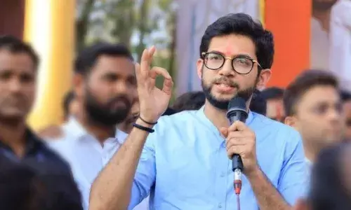 मुंबई सड़क घोटाले में लिप्त मंत्रियों और ठेकेदारों को सत्ता में आने के बाद जेल में डालेंगे - आदित्य ठाकरे