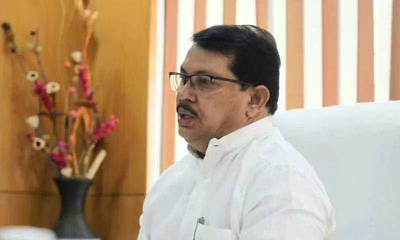 कुछ तो पक रहा है, फडणवीस का ट्वीट सहज नहीं - वडेट्टीवार कुछ तो पक रहा है, फडणवीस का ट्वीट सहज नहीं - वडेट्टीवार