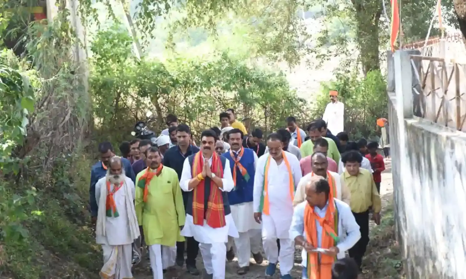भाजपा उम्मीदवार गोविंद सिंह ने आज ग्राम बिशनपुर, घोघरी, बखरा, अमोदा, कंदेला, हड़ा, गेहूंरास, भजिया, गेहलपुर तथा पिपरिया में किया जनसंपर्क
