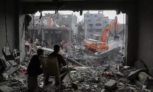 गाजा पट्टी में सैन्य अभियान जारी रहने के बीच इजराइल पर रॉकेट दागे गए गाजा पट्टी में सैन्य अभियान जारी रहने के बीच इजराइल पर रॉकेट दागे गए