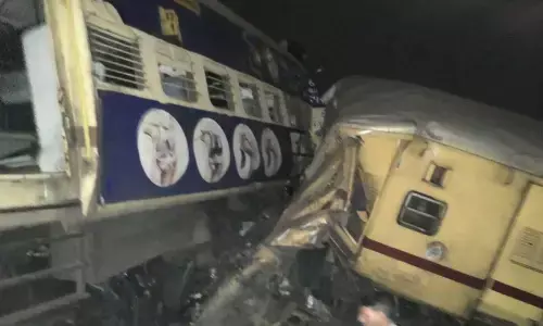 आंध्र प्रदेश के राज्यपाल ने ट्रेन दुर्घटना पर दुख जताया