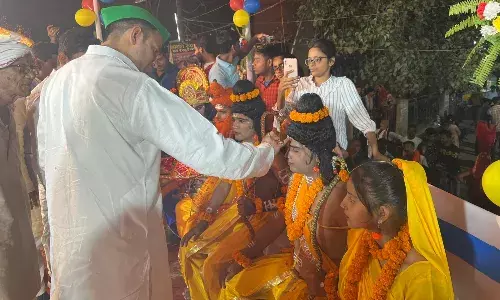 तेज प्रताप ने भरत मिलाप में लोगों को सम्पूर्ण रामायण पढ़ने की दी नसीहत, सारण से चुनाव लड़ने के भी दिए संकेत