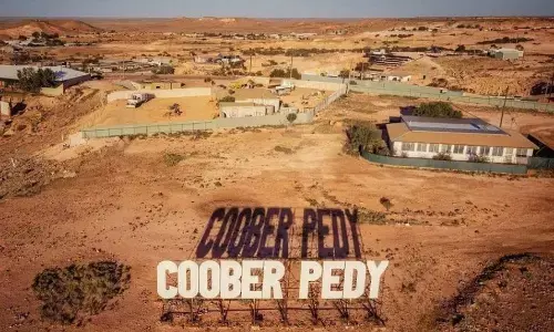 जमीन के अंदर बसा हुआ है यह खूबसूरत शहर, ऐसा है इस शहर का रहन-सहन जमीन के अंदर बसा हुआ है यह खूबसूरत शहर, ऐसा है इस शहर का रहन-सहन